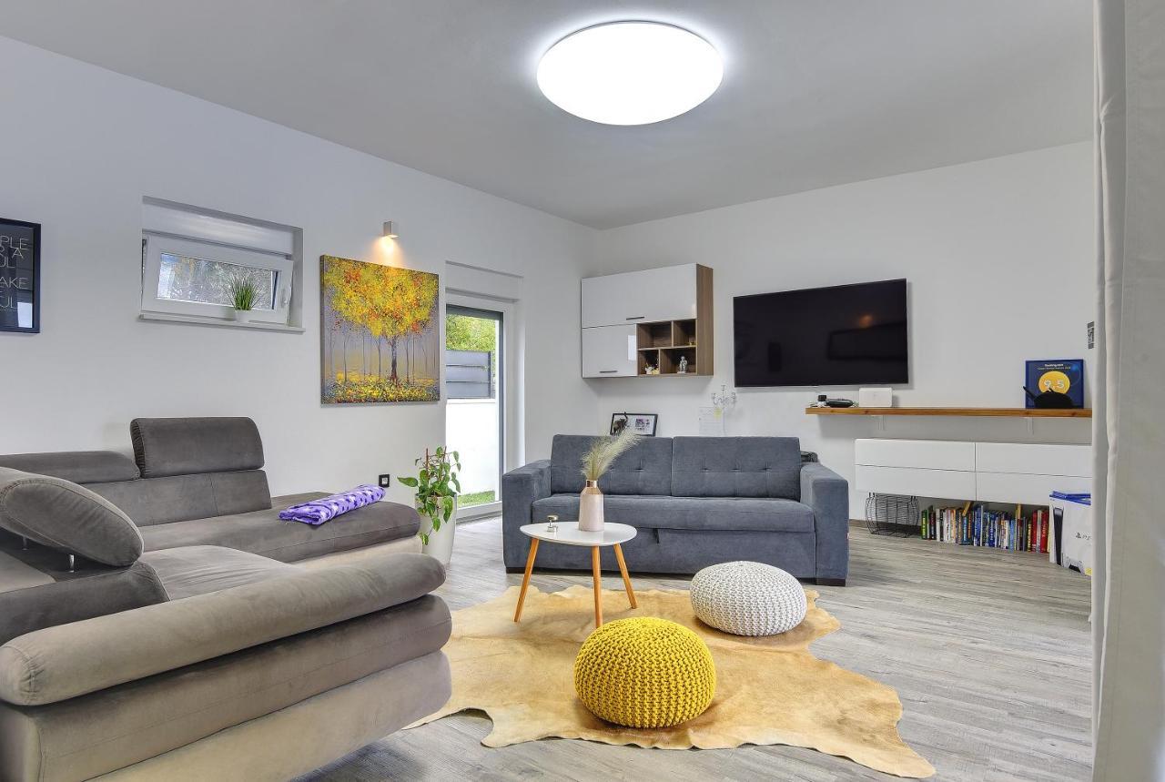 Villa Sunce Pula Exteriör bild
